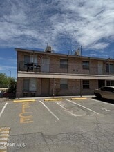 Building Photo - 8507 Alameda Ave