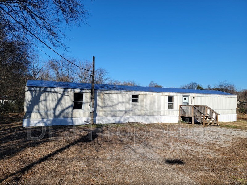 423 E Dumplin Valley Rd, Kodak, TN 37764 House Rental in Kodak, TN