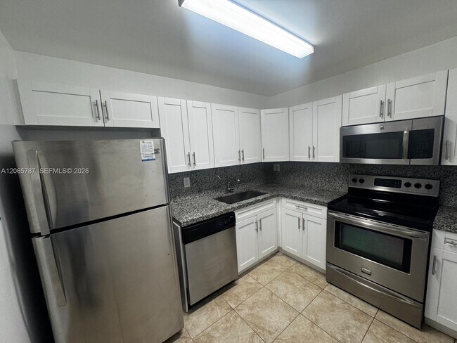 Foto del edificio - 4334 NW 9th Ave