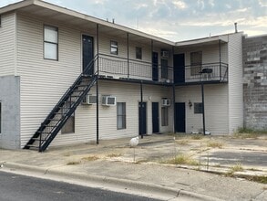 Building Photo - 112 S 2nd St