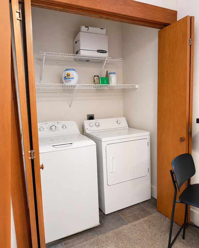 Foto del edificio - 10 W 10th St