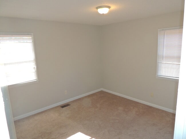 Foto del edificio - 4711 Beaufort Dr