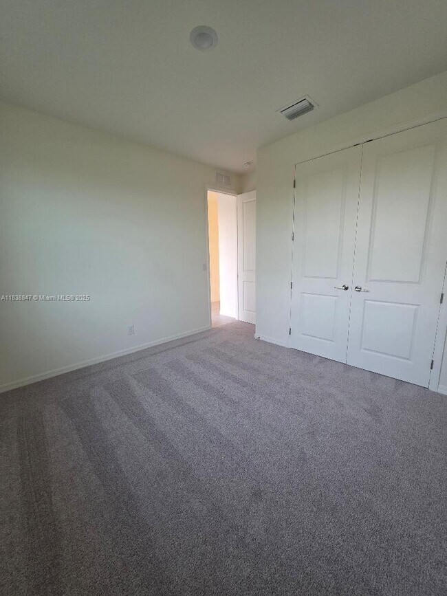 Building Photo - 408 NW 31st Pl