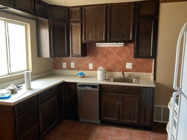 Foto del edificio - 137 W Cambridge Dr