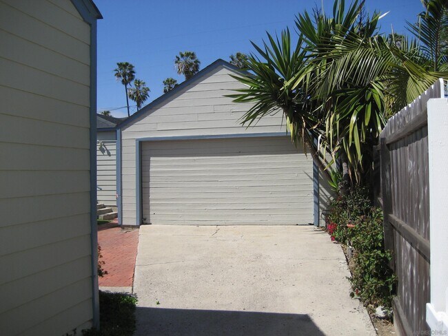 Building Photo - 844 Beryl St