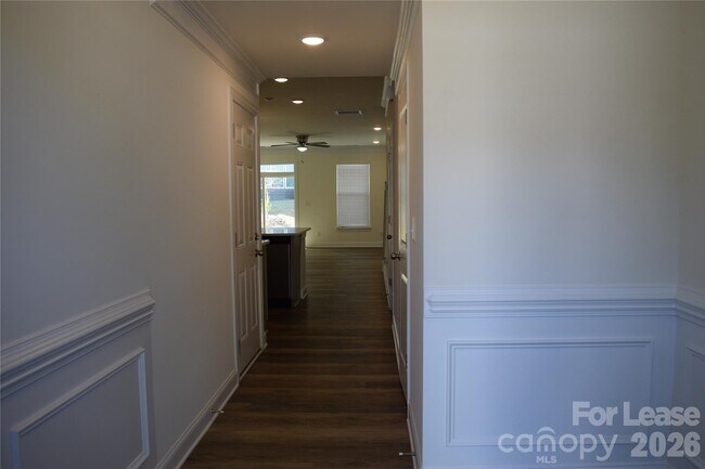 Foto del edificio - 4011 Rothwood Ln