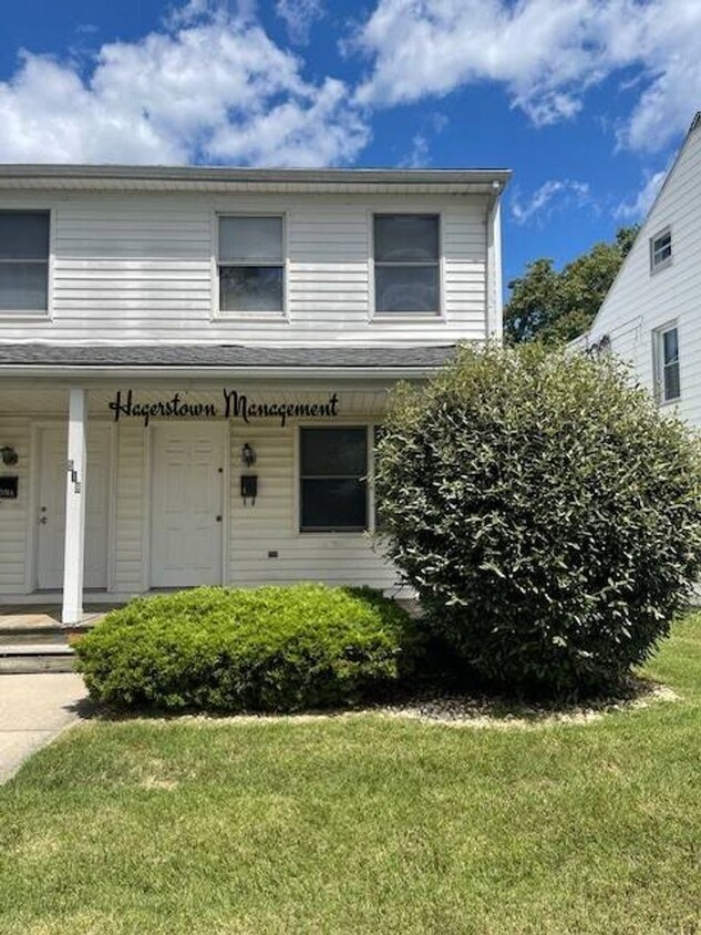 Primary Photo - Must See! 2BR Duplex on S Cannon Ave