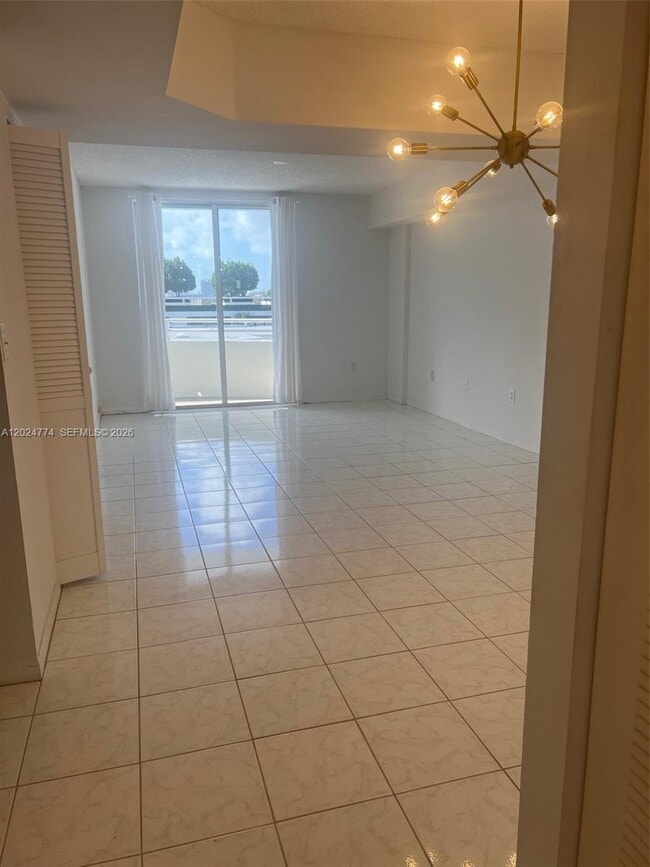Building Photo - 9156 Collins Ave