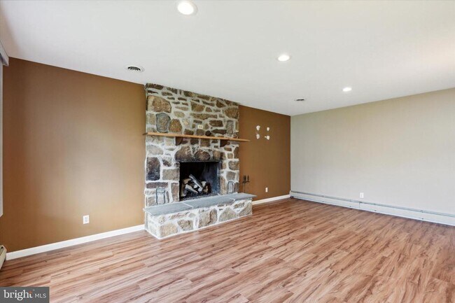 Building Photo - 5421 Vera Cruz Rd