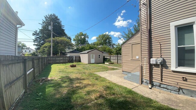 Foto del edificio - 1241 Creighton Ave