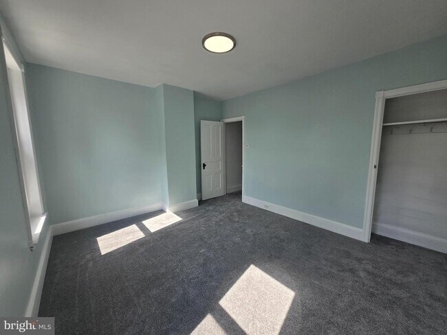 Building Photo - 577 Conarroe St