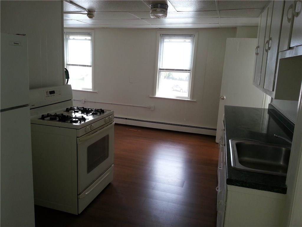 Primary Photo - 220 Washington St