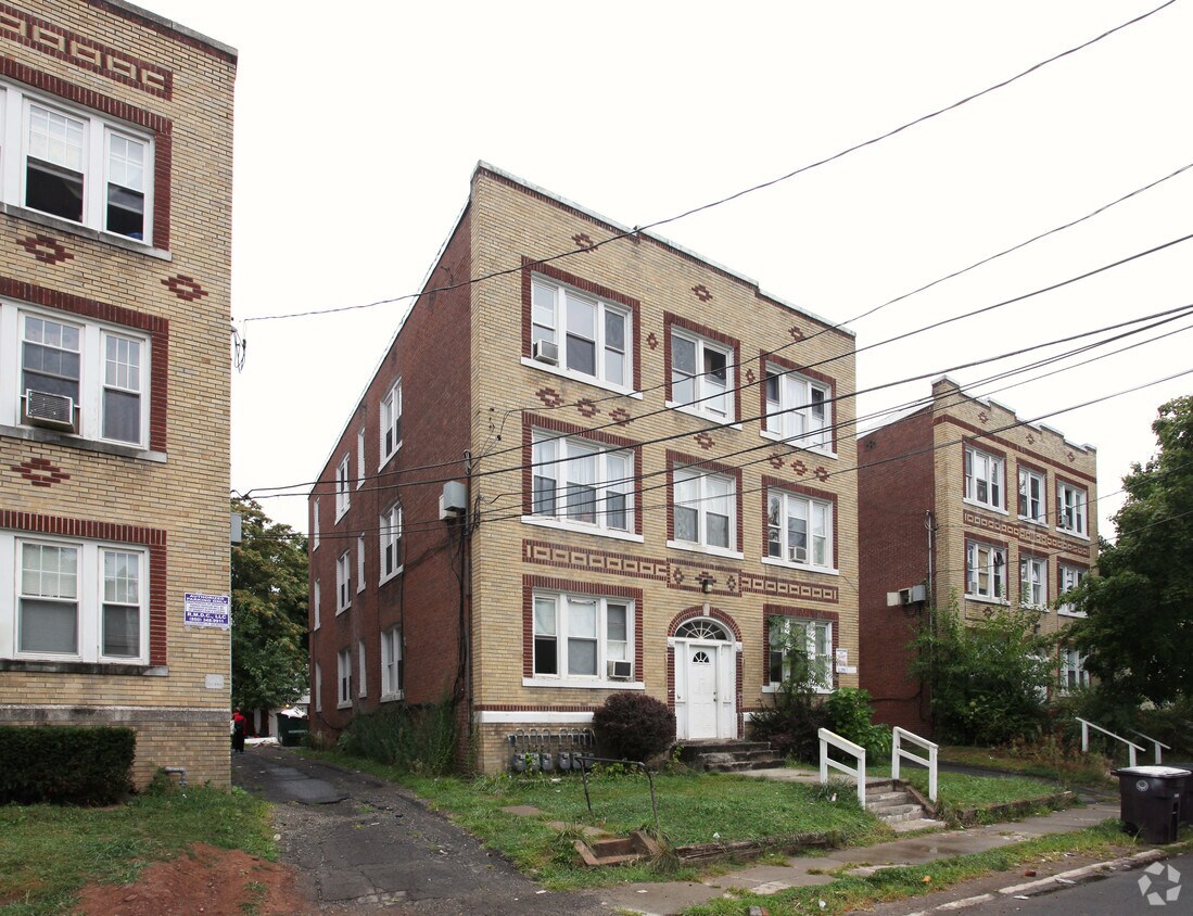 Primary Photo - 28 Wilcox St