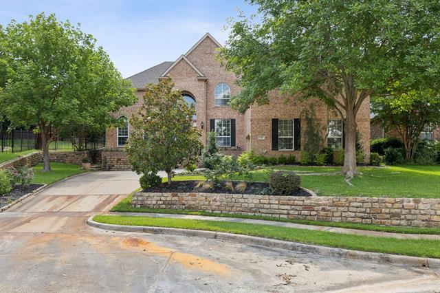 Building Photo - 701 Edgewood Dr