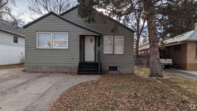 Building Photo - 2114 2nd Ave N