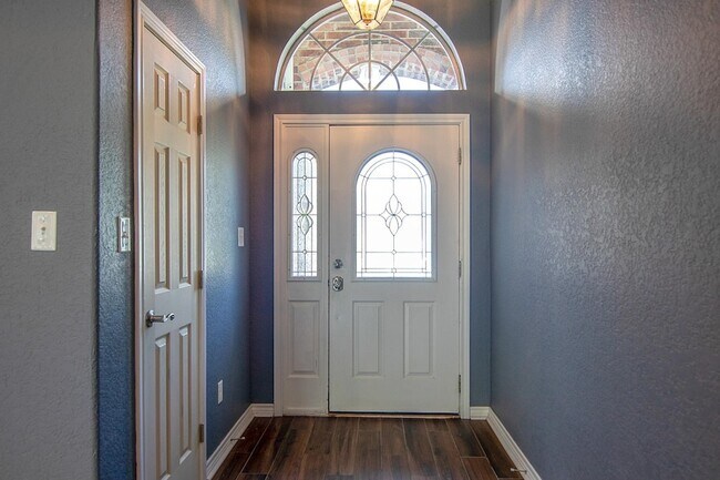 Foto del edificio - 7930 Friar Point Drive