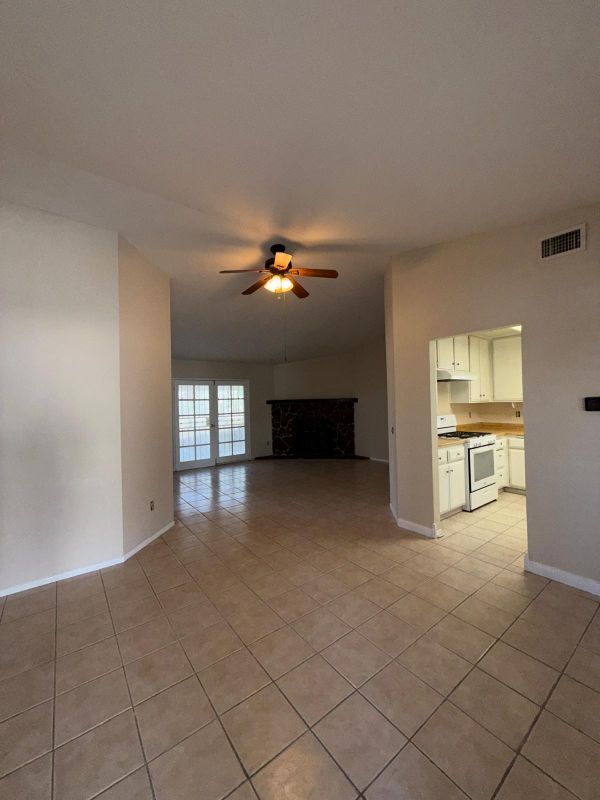 Foto del edificio - 14884 Rockridge Ln