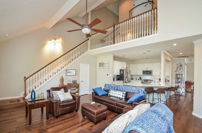 Building Photo - 3654 Royal Royce Dr