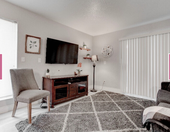 Building Photo - 3190 Tarpon Dr