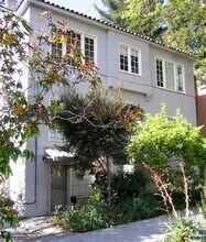 Building Photo - 2415 Virginia St