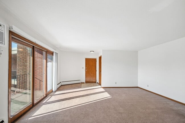 Interior Photo - Rose Mall Apartments