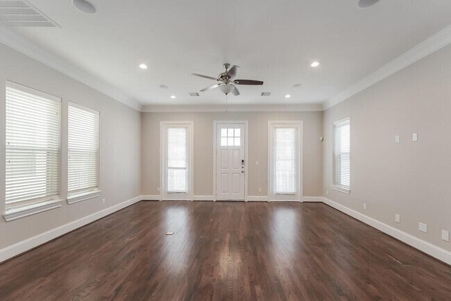 Building Photo - 8724 Kempwood Dr