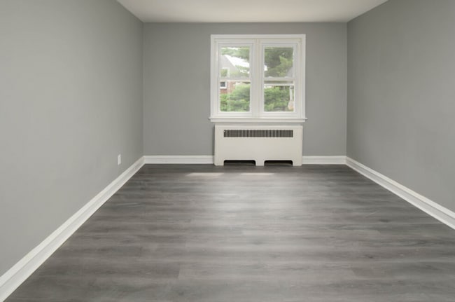 Interior Photo - 4901 Oxford Ave