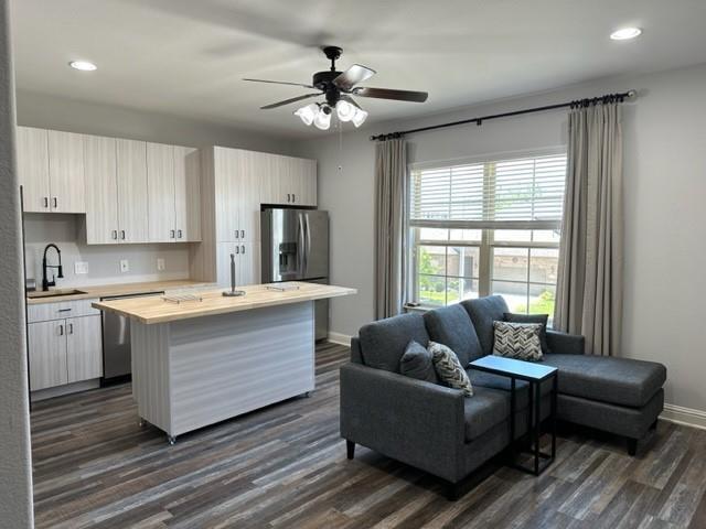 Building Photo - 421 Mistflower Springs Dr