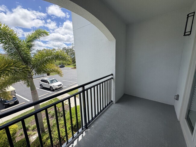 Interior Photo - The Crest at Naples