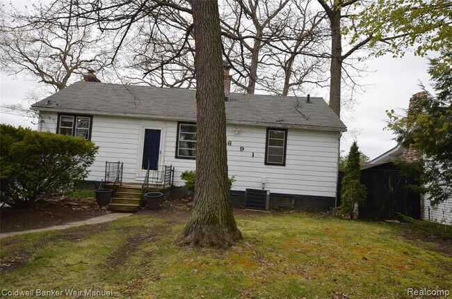 Building Photo - 1691 Eason Rd
