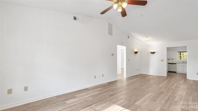 Building Photo - 3733 Oakwood Rd