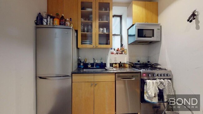 Foto del edificio - 346 E 18th St