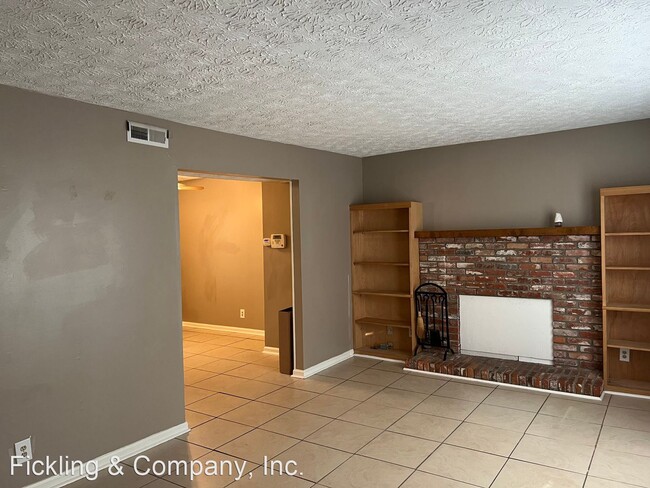 Foto del edificio - 2 br, 1.5 bath House - 140 Springdale Ct