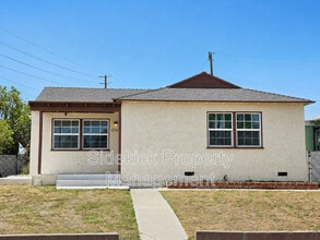 Building Photo - 8941 Songfest Dr
