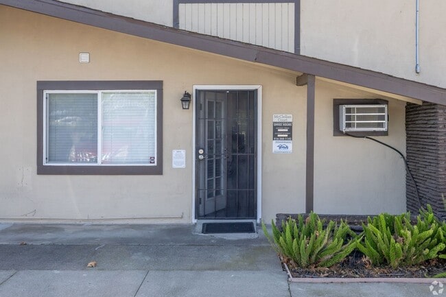 Foto del interior - McClellan Court Apartments