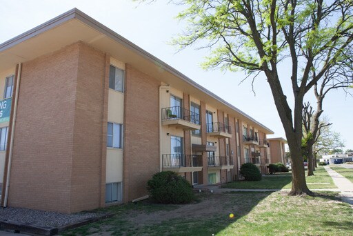 Primary Photo - 2444 S Glendale St
