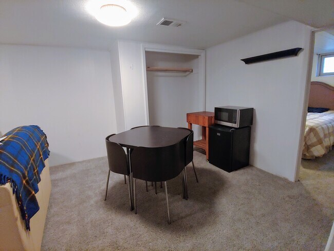 Foto del edificio - 4590 S Delaware St