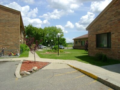 Primary Photo - Winsted Park Apartments