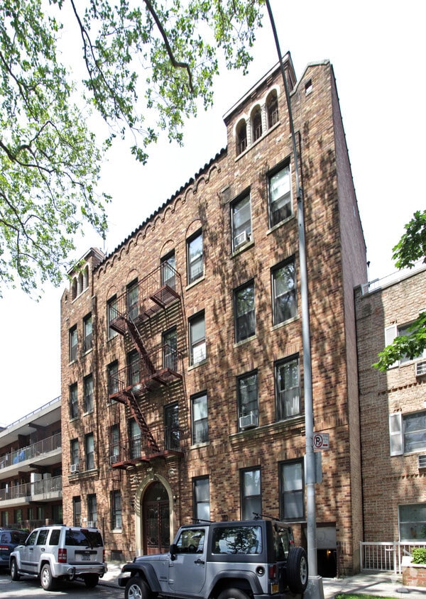 Primary Photo - 425 101st St