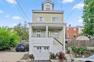 Building Photo - 2721 Berg St