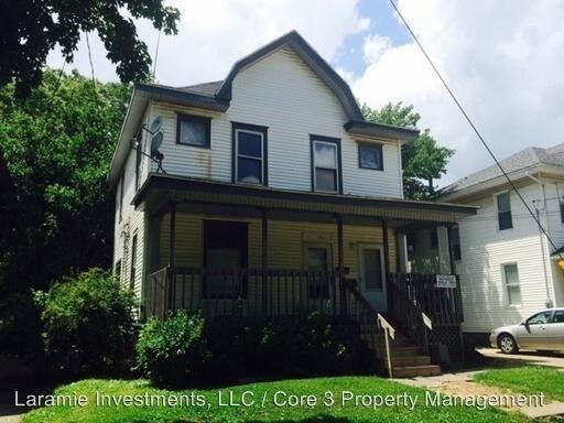 Primary Photo - 704 N Oak St