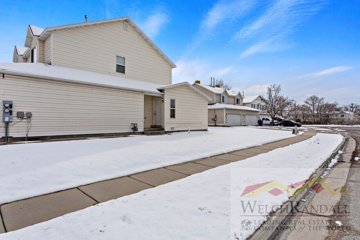 Primary Photo - 2 Bedroom 1.5 Bath Ogden Home