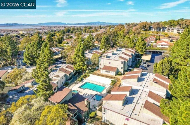 Foto del edificio - 1333 N Camino Alto