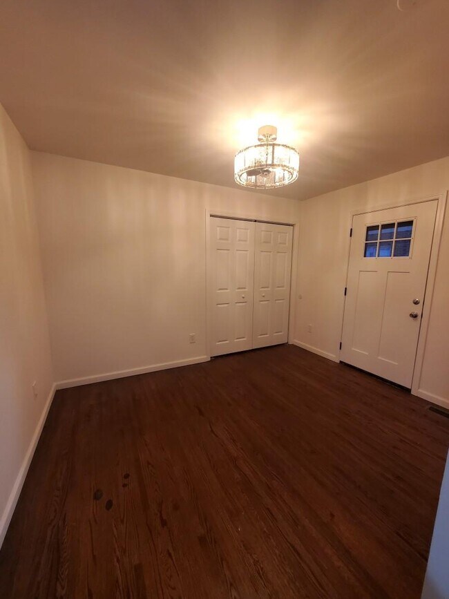 Foto del edificio - 1512 Sweetbriar Ave