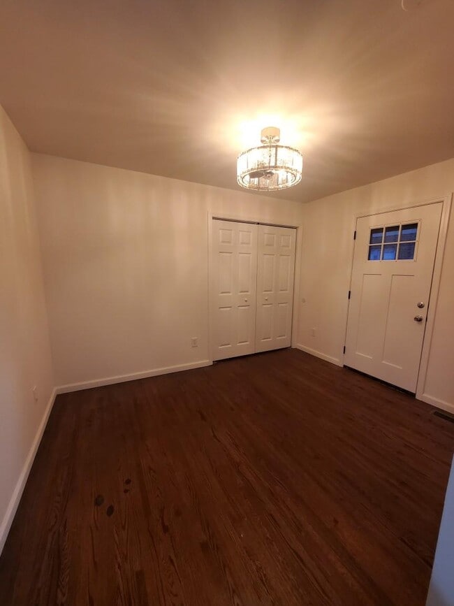 Building Photo - 1512 Sweetbriar Ave