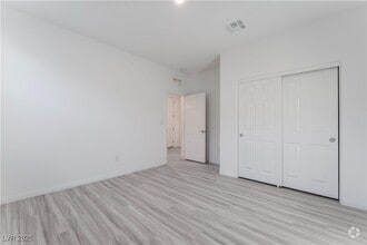 Building Photo - 3540 Vly Lily St