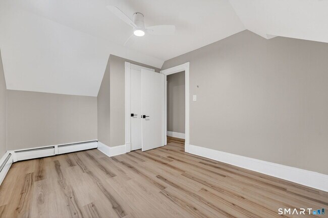 Foto del edificio - 129 Francis Ave