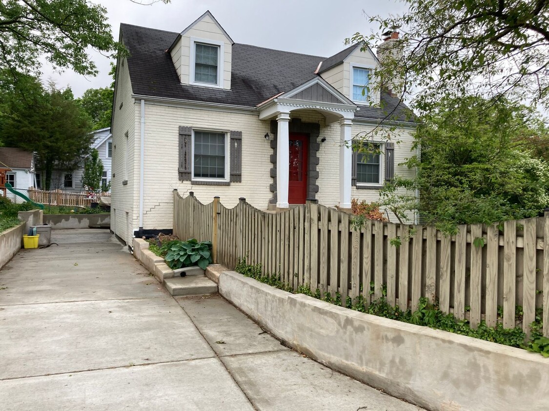 Primary Photo - Spacious 3Bd/2Bth SFH in Takoma Park!