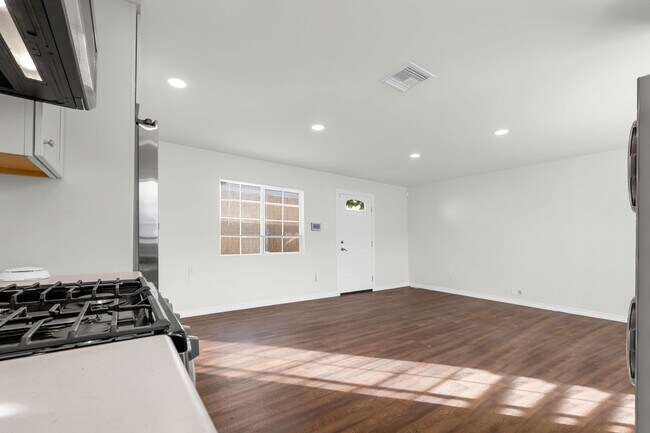 Foto del edificio - 2279 India St