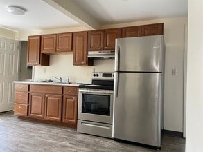 Building Photo - 371 Main St